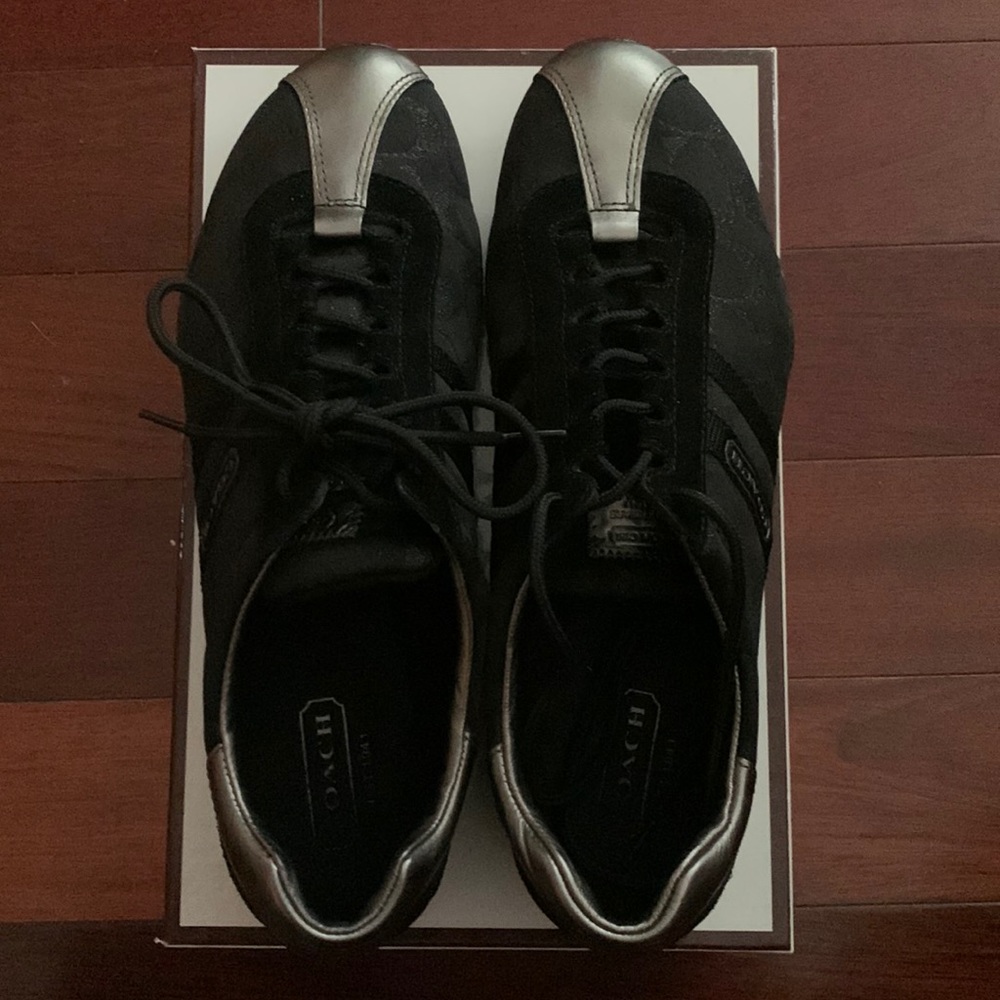 Coach authentic-style”Katelyn”lace up sneaker black/gunmetal Size 10-boxed